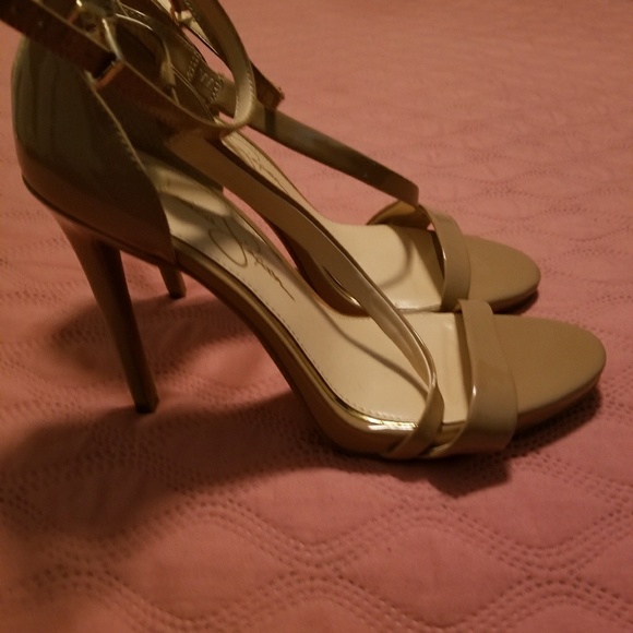 Pumps - Picture 2 of 3